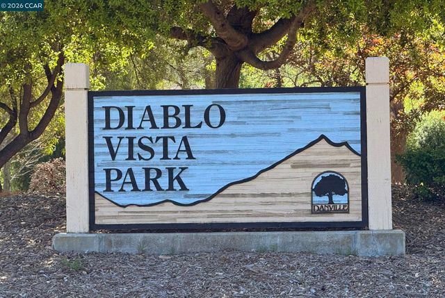 1004 Phoenix St, Danville, CA 94506