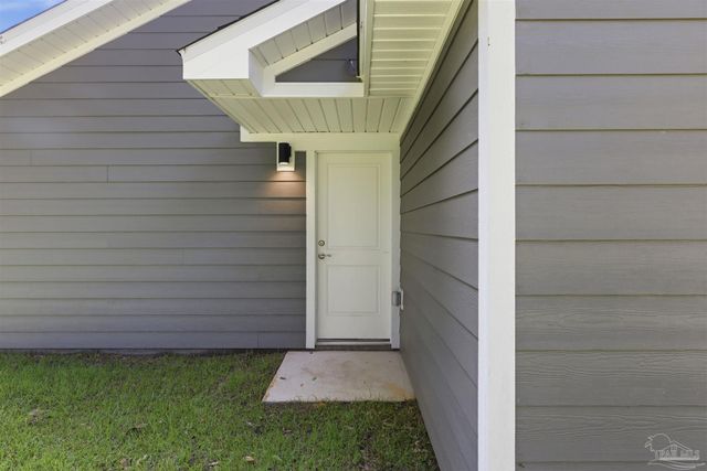 1014 Webster Dr, Pensacola, FL 32505
