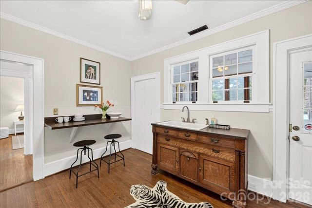 524 Hawthorne Lane 9, Charlotte, NC 28204