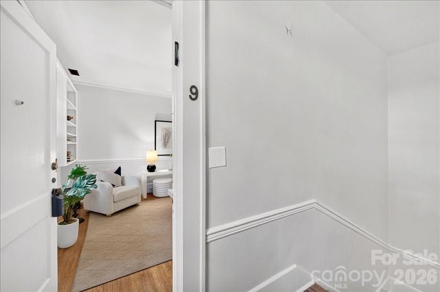 524 Hawthorne Lane 9, Charlotte, NC 28204