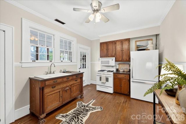 524 Hawthorne Lane 9, Charlotte, NC 28204