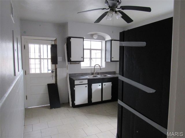 1739 Grape Avenue, St Louis, MO 63147