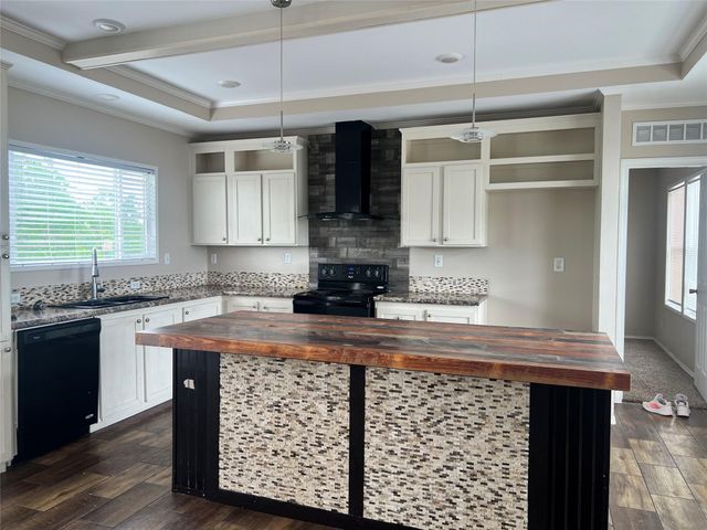 2332 Rd 5731, Cleveland, TX 77327