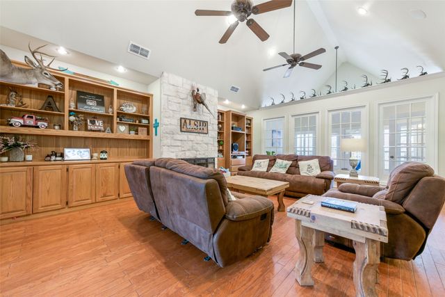 3391 Fm 2190, Jacksboro, TX 76458