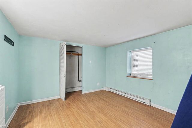 9937 Bacons LN, Gloucester, VA 23061