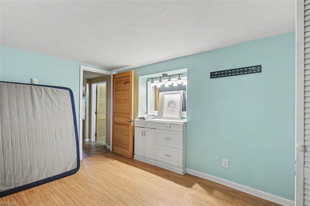 9937 Bacons LN, Gloucester, VA 23061