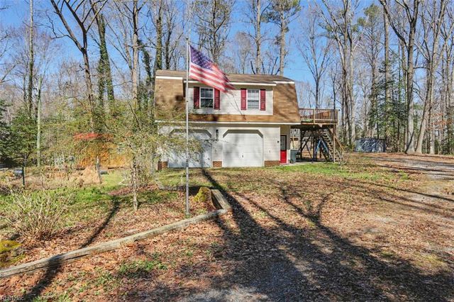 9937 Bacons LN, Gloucester, VA 23061