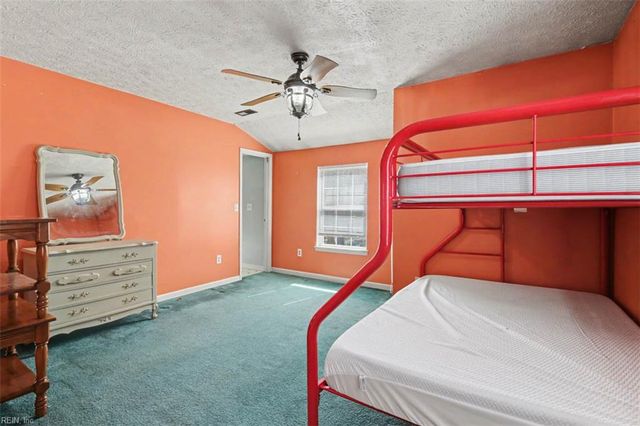 9937 Bacons LN, Gloucester, VA 23061