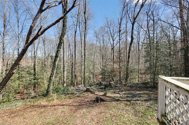 9937 Bacons LN, Gloucester, VA 23061