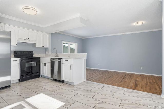 22800 Purdue, Farmington Hills, MI 48336