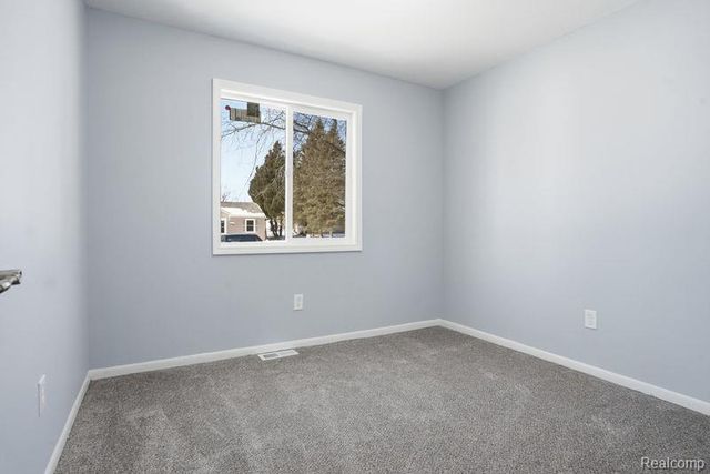 22800 Purdue, Farmington Hills, MI 48336