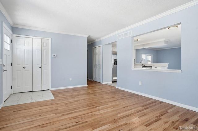 22800 Purdue, Farmington Hills, MI 48336