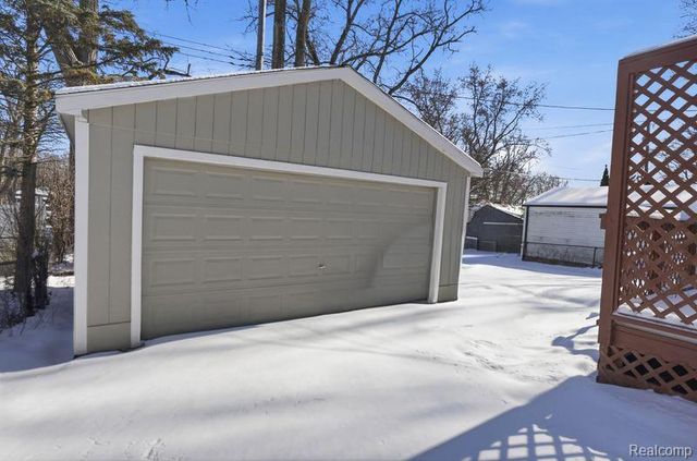 22800 Purdue, Farmington Hills, MI 48336