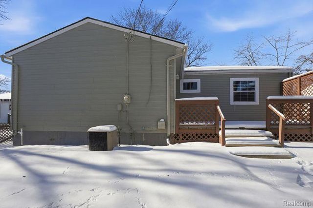 22800 Purdue, Farmington Hills, MI 48336