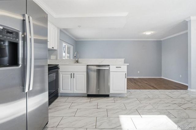 22800 Purdue, Farmington Hills, MI 48336