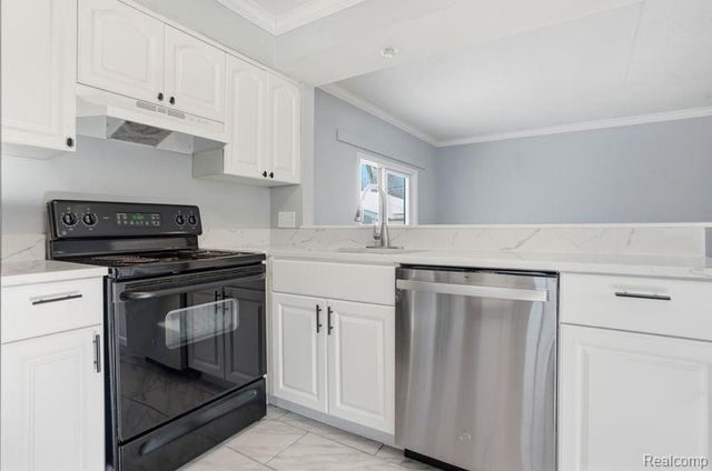 22800 Purdue, Farmington Hills, MI 48336