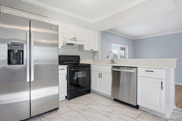 22800 Purdue, Farmington Hills, MI 48336