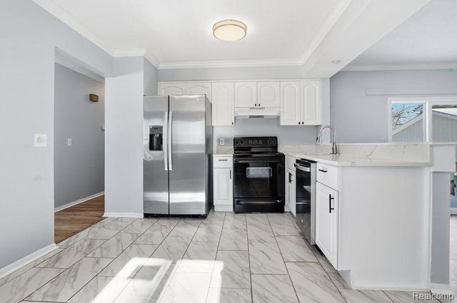 22800 Purdue, Farmington Hills, MI 48336