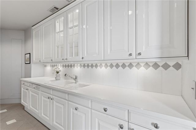 2660 Peachtree Road NW 36F, Atlanta, GA 30305