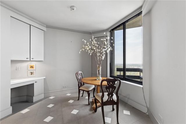 2660 Peachtree Road NW 36F, Atlanta, GA 30305