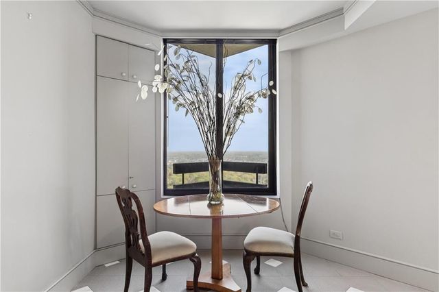 2660 Peachtree Road NW 36F, Atlanta, GA 30305