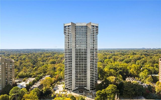 2660 Peachtree Road NW 36F, Atlanta, GA 30305