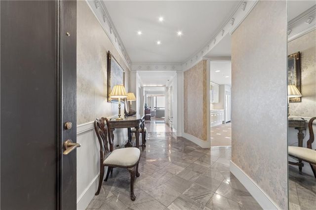 2660 Peachtree Road NW 36F, Atlanta, GA 30305