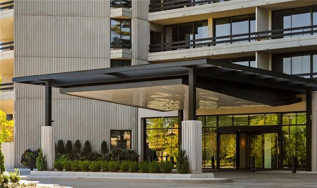 2660 Peachtree Road NW 36F, Atlanta, GA 30305