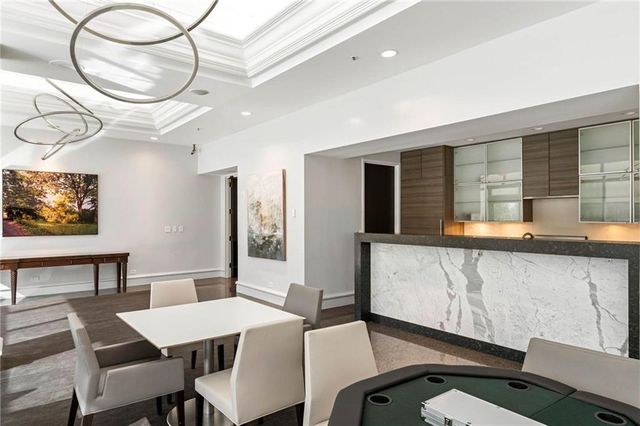 2660 Peachtree Road NW 36F, Atlanta, GA 30305