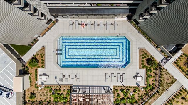 2660 Peachtree Road NW 36F, Atlanta, GA 30305