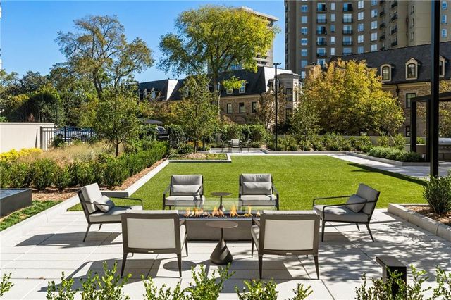 2660 Peachtree Road NW 36F, Atlanta, GA 30305