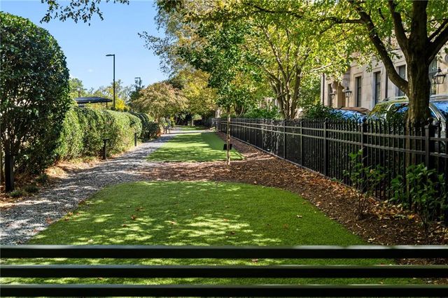 2660 Peachtree Road NW 36F, Atlanta, GA 30305