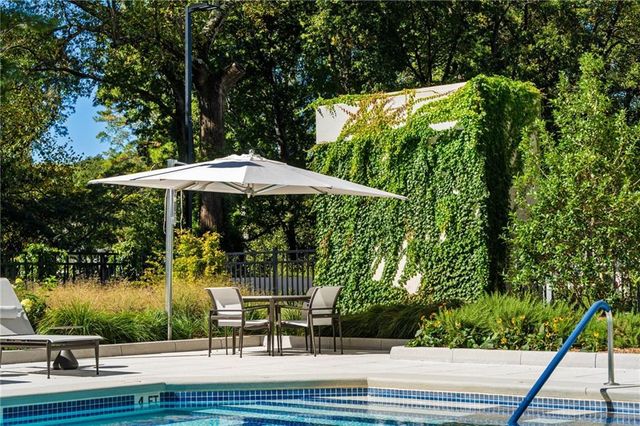 2660 Peachtree Road NW 36F, Atlanta, GA 30305
