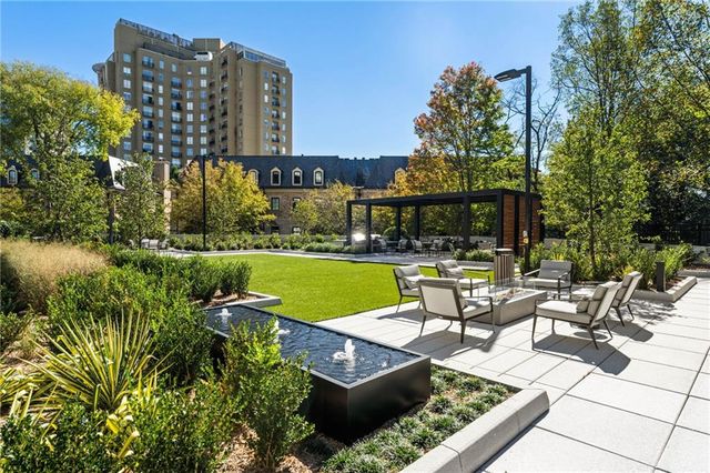 2660 Peachtree Road NW 36F, Atlanta, GA 30305