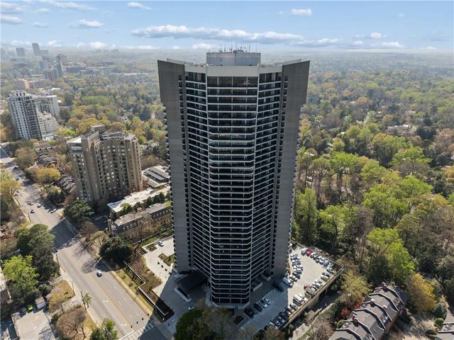 2660 Peachtree Road NW 36F, Atlanta, GA 30305