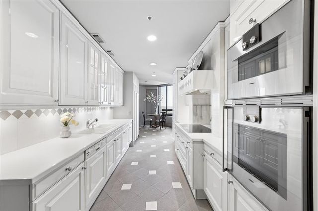 2660 Peachtree Road NW 36F, Atlanta, GA 30305