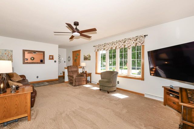 4971 S Jonathan LANE, New Berlin, WI 53151