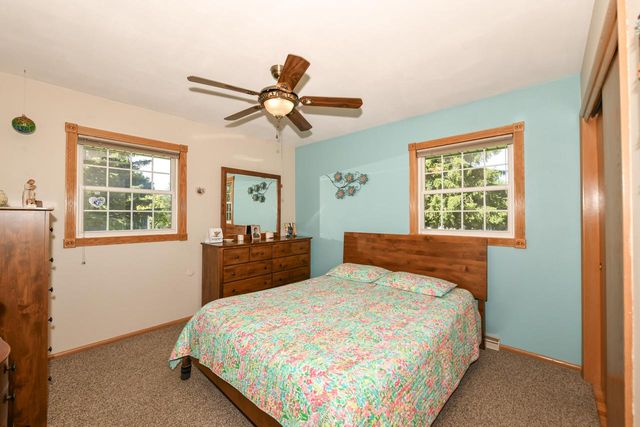 4971 S Jonathan LANE, New Berlin, WI 53151