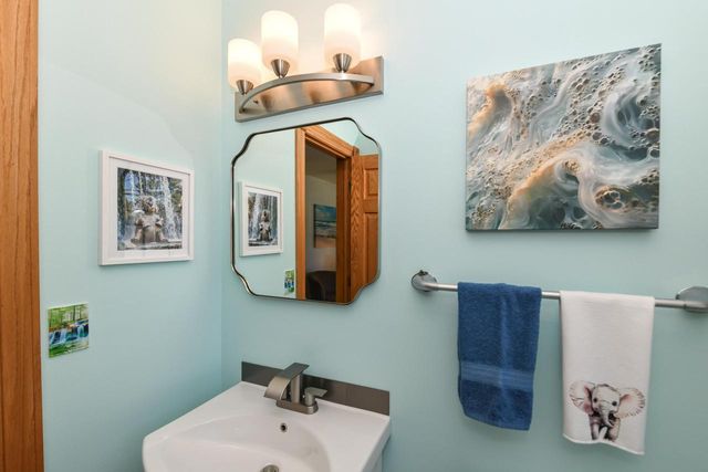 4971 S Jonathan LANE, New Berlin, WI 53151