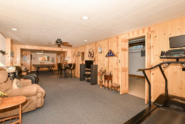 4971 S Jonathan LANE, New Berlin, WI 53151