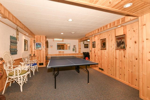 4971 S Jonathan LANE, New Berlin, WI 53151