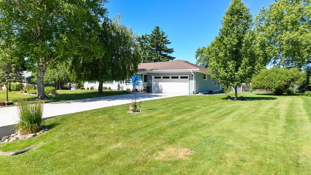 4971 S Jonathan LANE, New Berlin, WI 53151