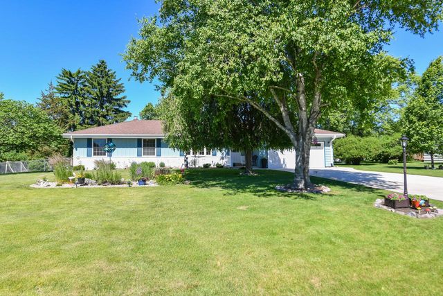 4971 S Jonathan LANE, New Berlin, WI 53151