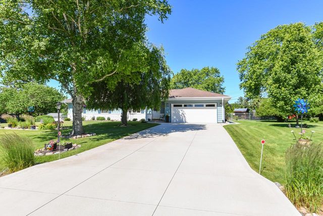 4971 S Jonathan LANE, New Berlin, WI 53151