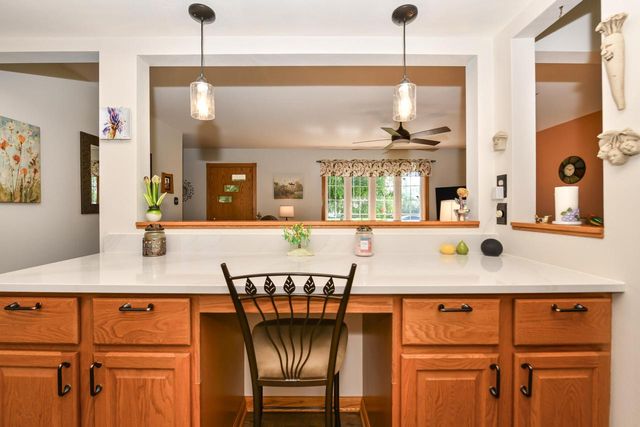 4971 S Jonathan LANE, New Berlin, WI 53151