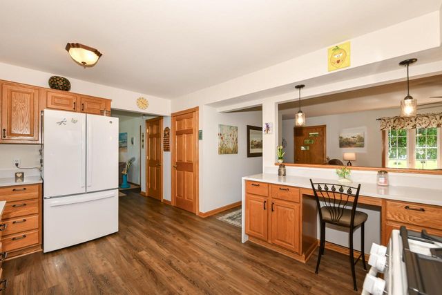 4971 S Jonathan LANE, New Berlin, WI 53151