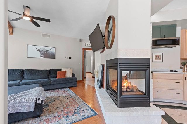 716 E ALLOUEZ AVENUE, Green Bay, WI 54301
