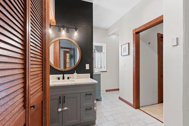 716 E ALLOUEZ AVENUE, Green Bay, WI 54301