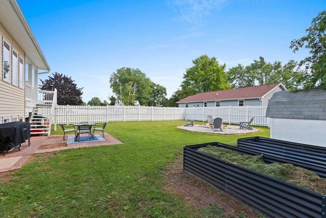 716 E ALLOUEZ AVENUE, Green Bay, WI 54301