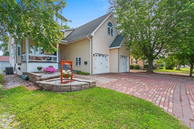 716 E ALLOUEZ AVENUE, Green Bay, WI 54301